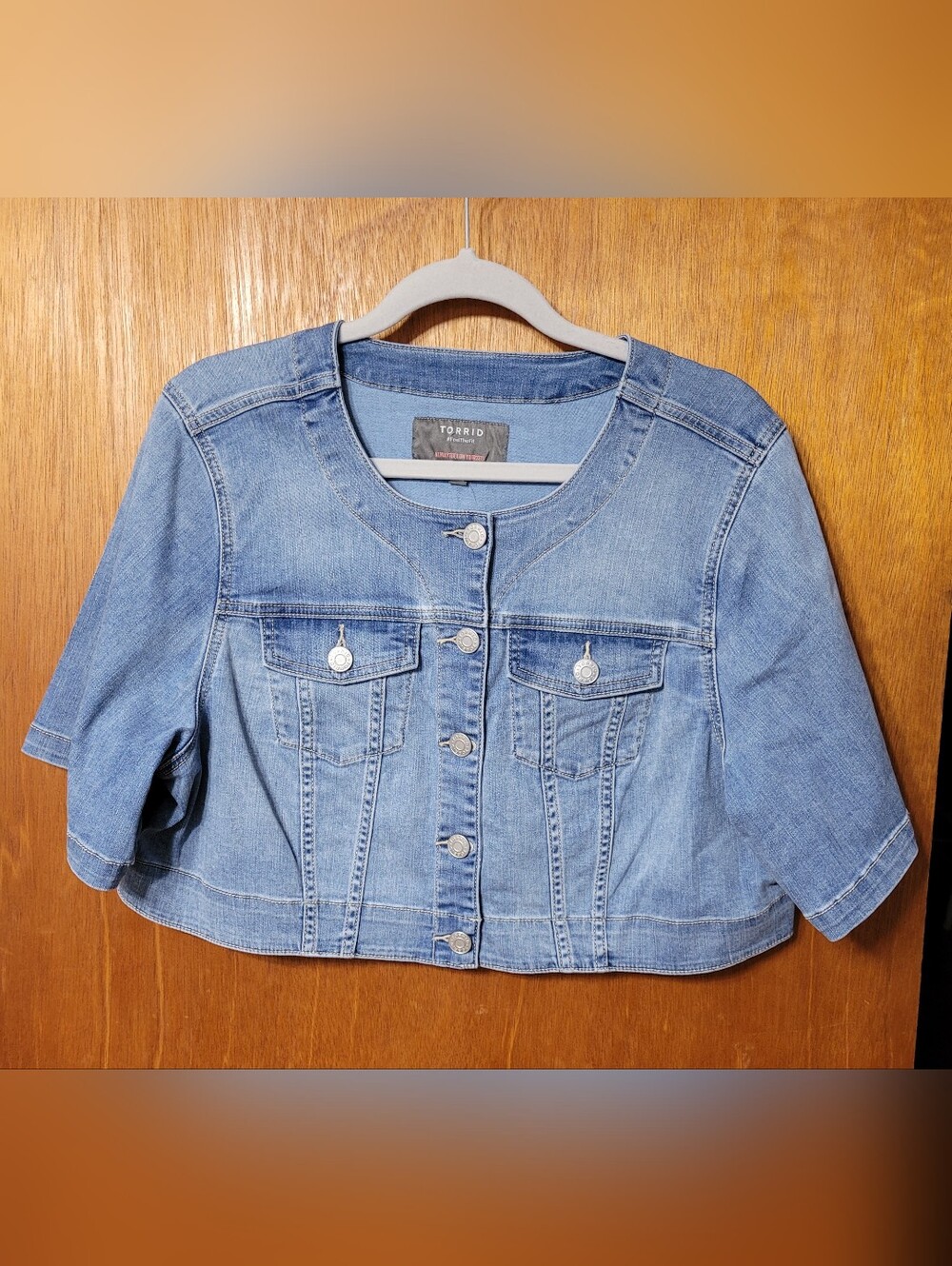Torrid Light Blue Cropped Denim Jacket Size 2 (18/20) NWT (1282)